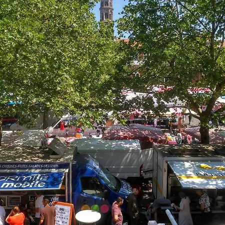 T2 Sur La Place Du Marche De Wazemmes Lille